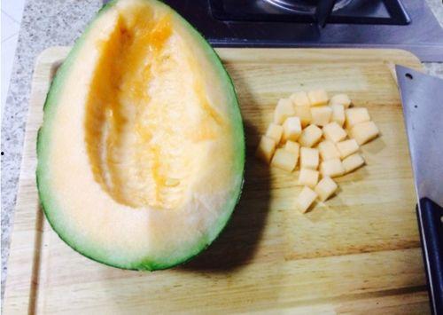 饭后多久吃哈密瓜,饭后多久享用哈密瓜最适宜？揭秘最佳食用时间